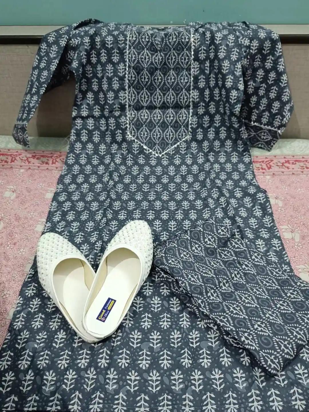 Printed Cotton Kurta Set With Jutti - Grey (Medium)