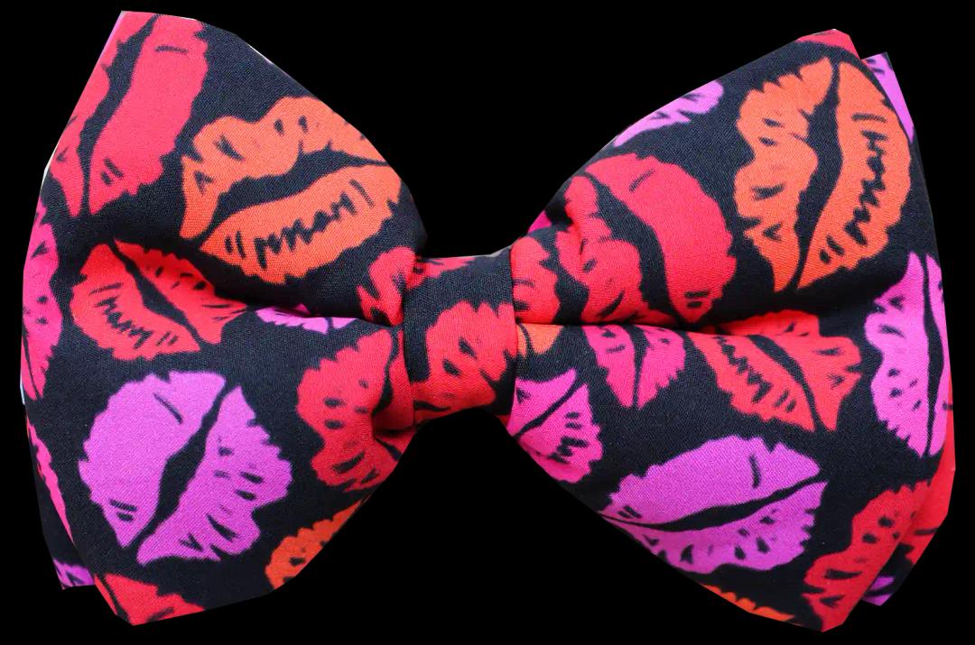 Kisses Dog Bowtie - Small - Medium