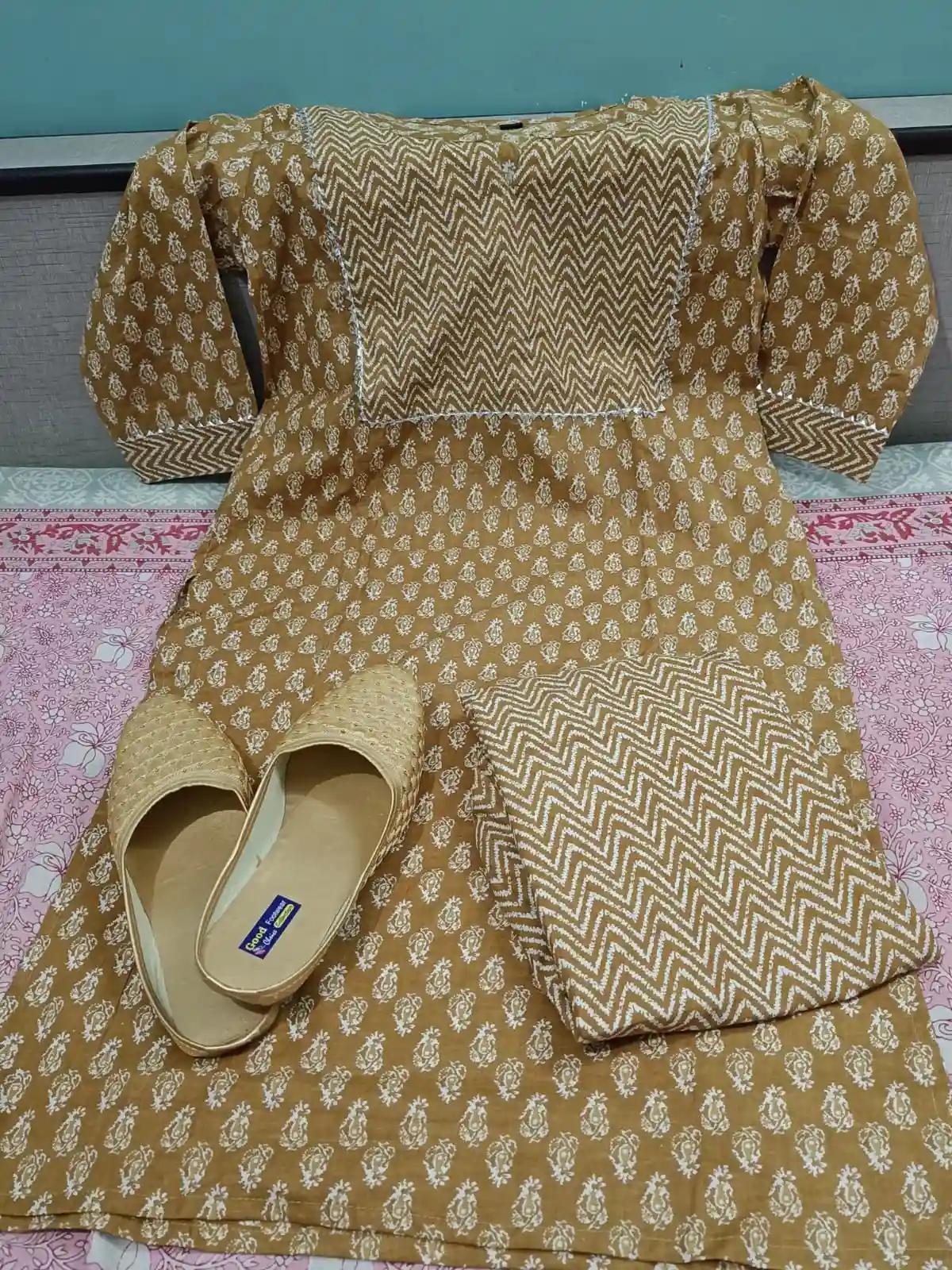 Printed Cotton Kurta Set With Jutti - Golden (Medium)