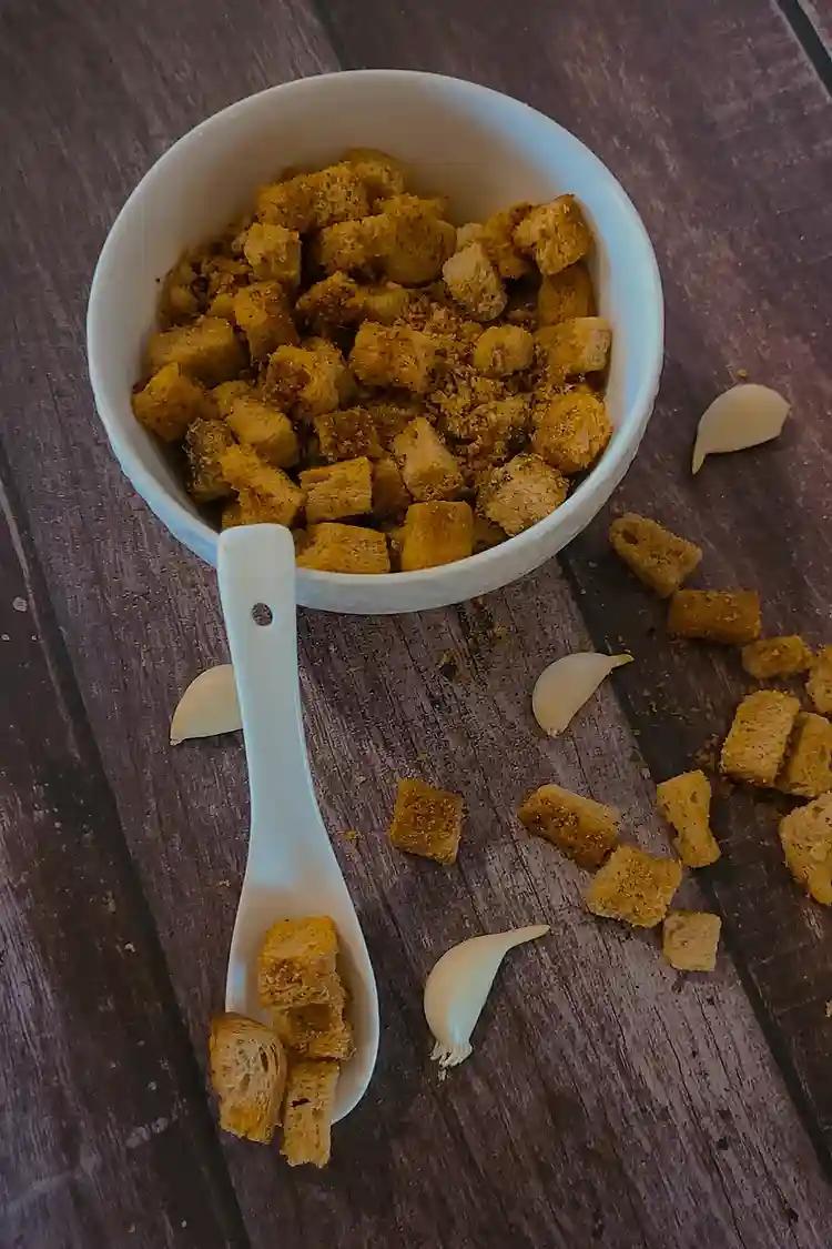 Garlic croutons