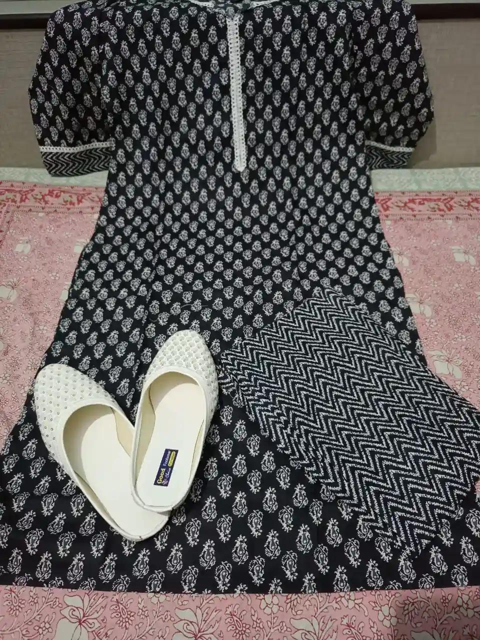 Printed Cotton Kurta Set With Jutti - Black (Medium)