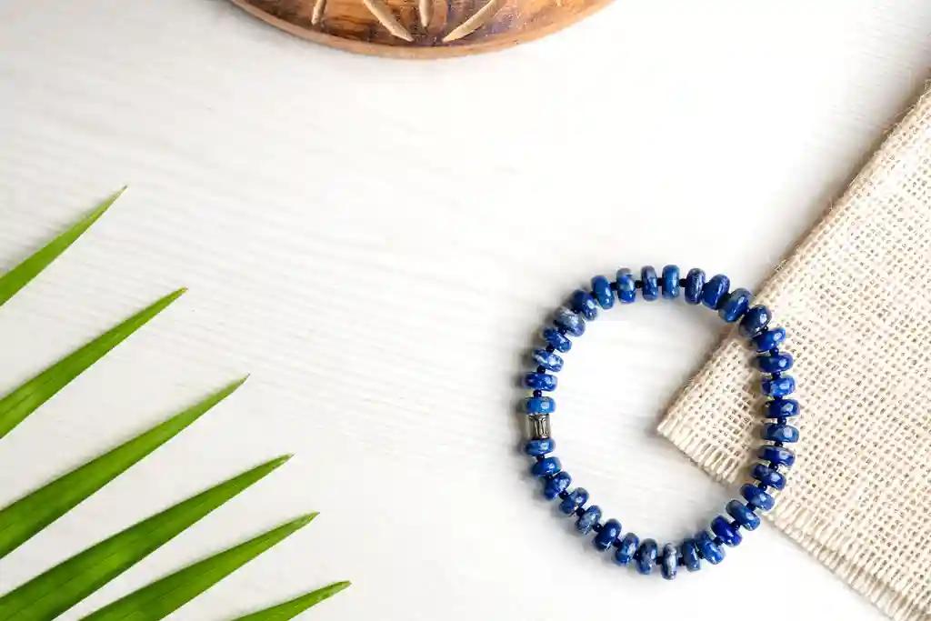 Lapis Lazuli For Wisdom, Self-Expression, Insomnia, Depression & Thyroid Issues